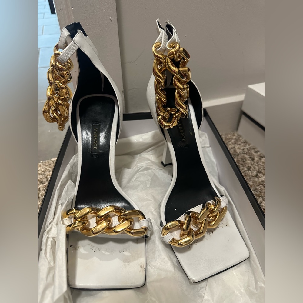 Versace heels size 40